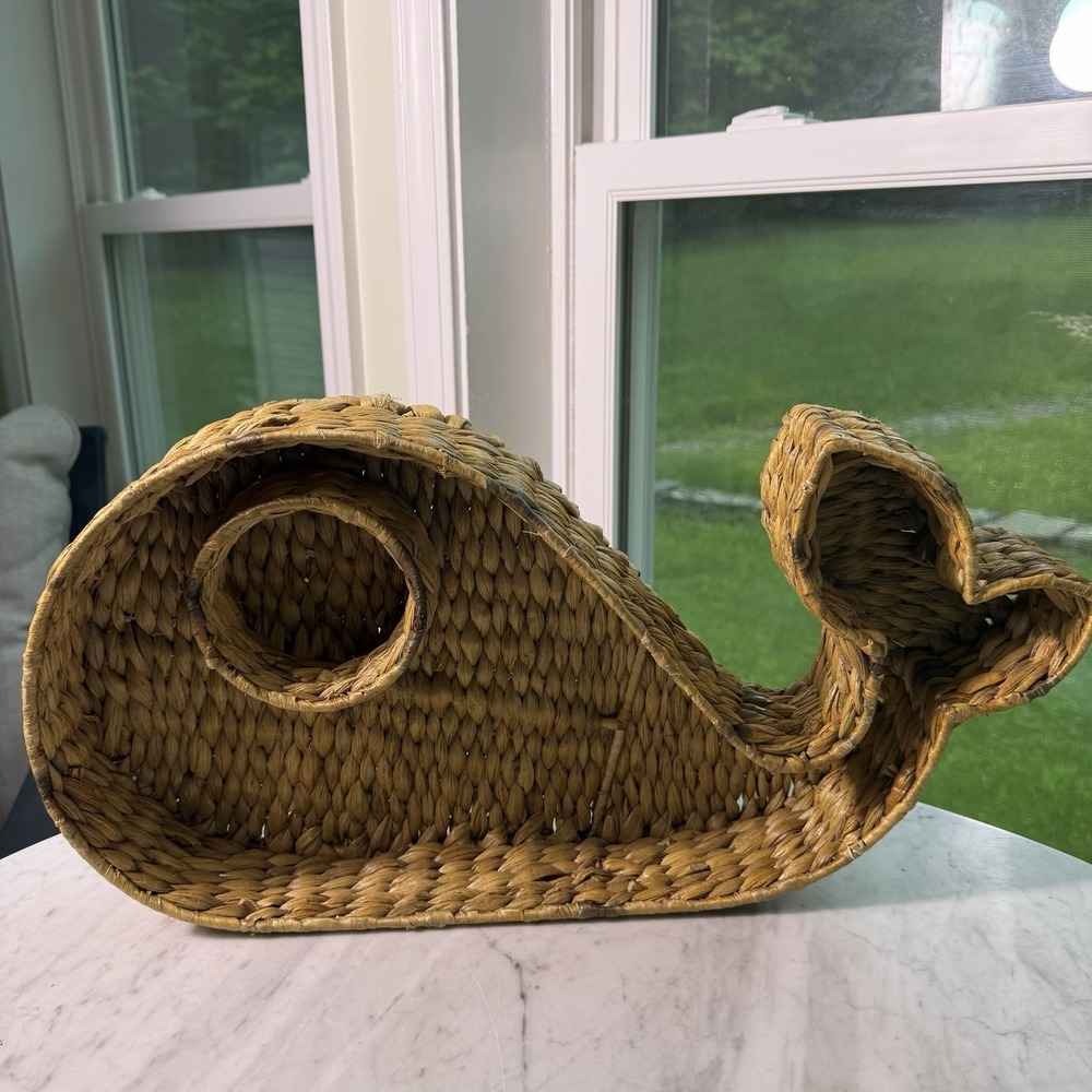 VTG 80s Woven Rattan Banana Leaf Whale Chip Dip Serving Tray Platter Basket 22"